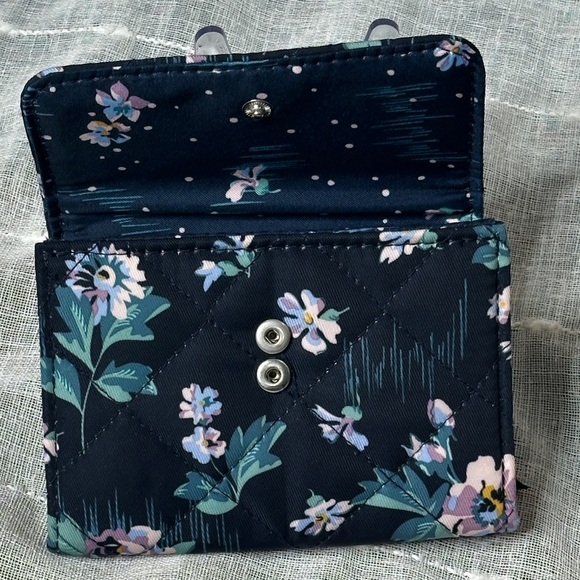 Vera Bradley Navy Garden Design RFID Riley Compact Wallet Designer NWOT - Picture 16 of 16